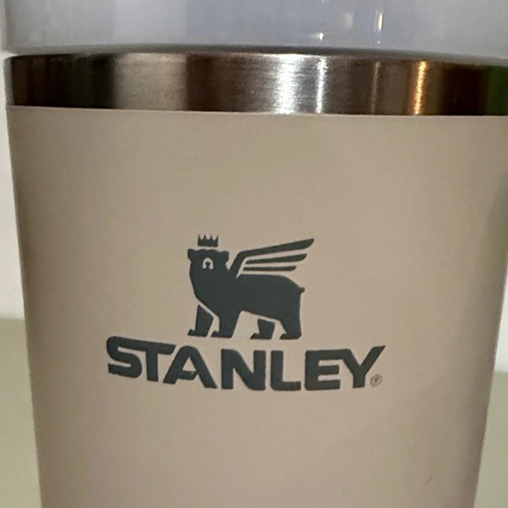 Stanley Classic Travel Mug with Handle and Straw - 40 oz - Picture 2 of 4